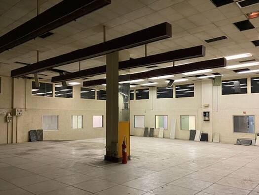 Local d'activités à vendre 932 800 € 1 166 m² d'espace de stockage Montretout Saint-Cloud 92210