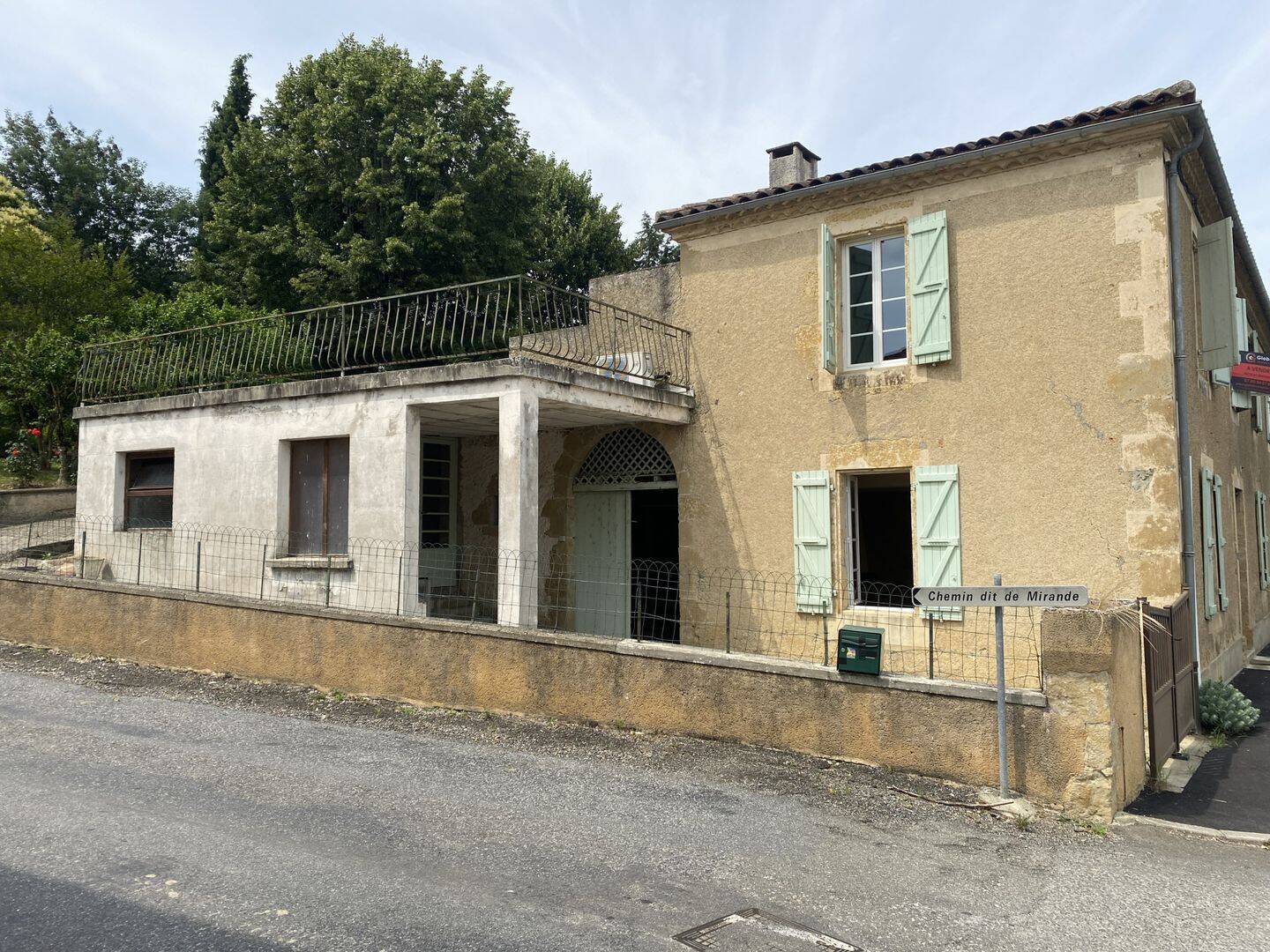 Maison 4 pièces 138 m² · à Seissan · 138 m² · 148 000 €