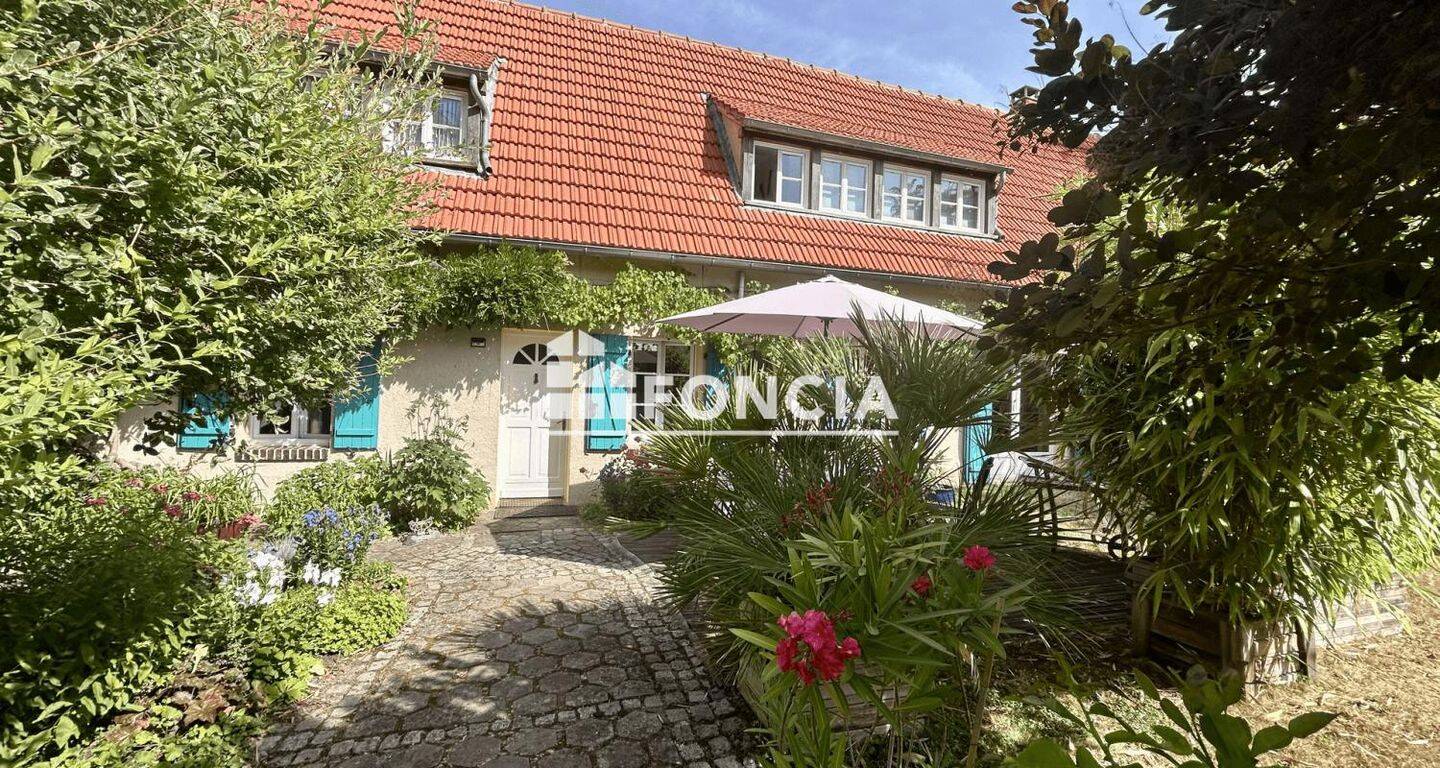 Maison 7 pièces 200 m² · à Courville-sur-Eure · 200 m² · 399 000 €