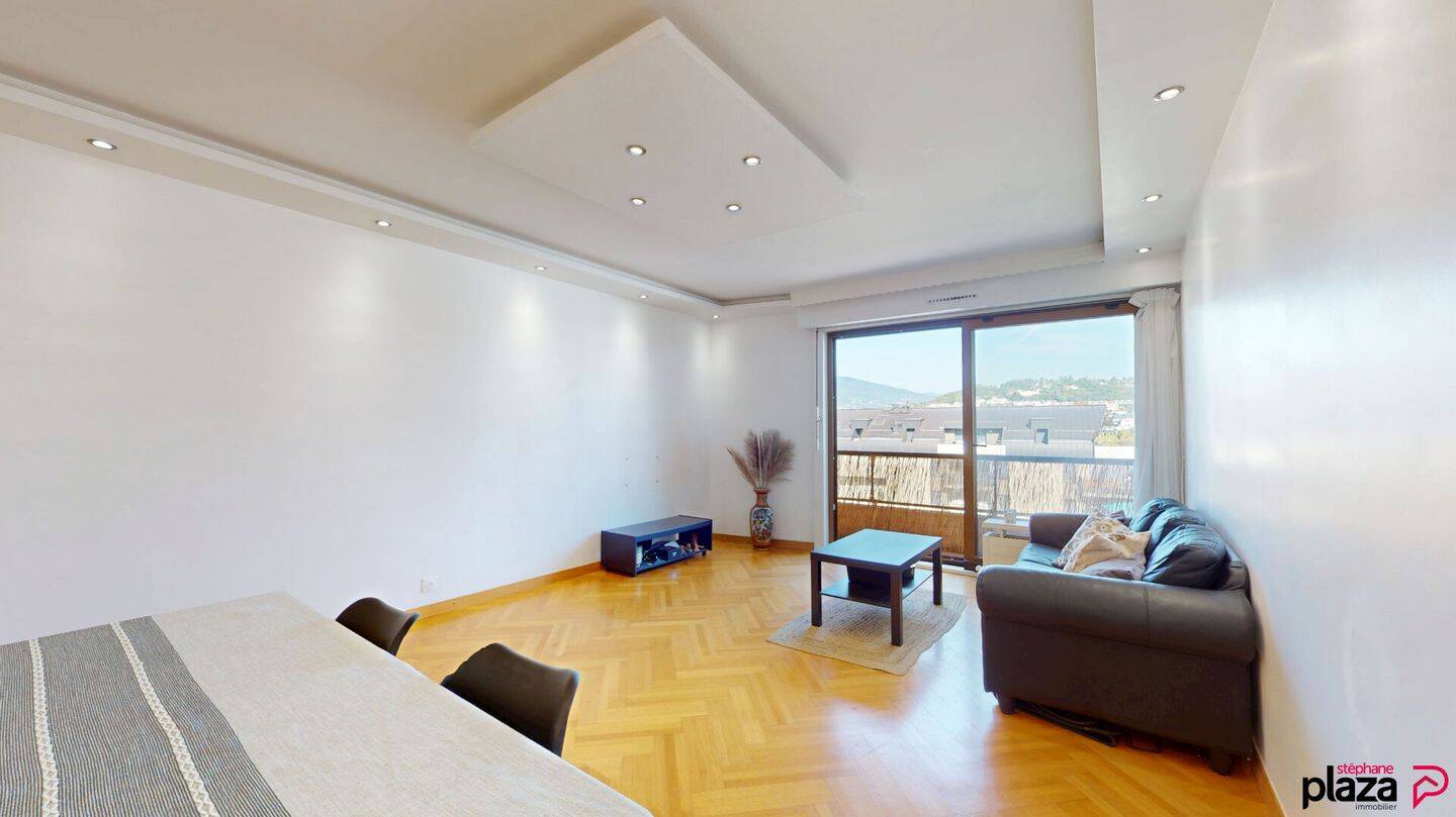 Appartement 4 pièces 93 m² · à Annemasse · 93 m² · 1 850 €