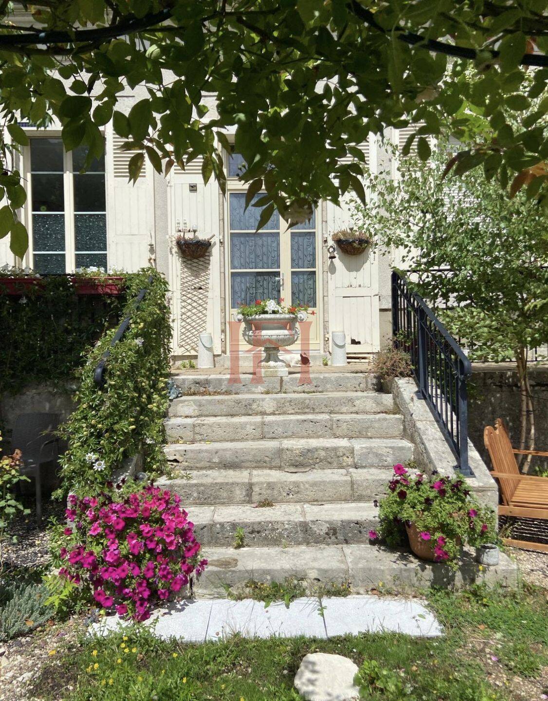 Maison 8 pièces 200 m² · à Cloyes-les-Trois-Rivières · 200 m² · 298 200 €