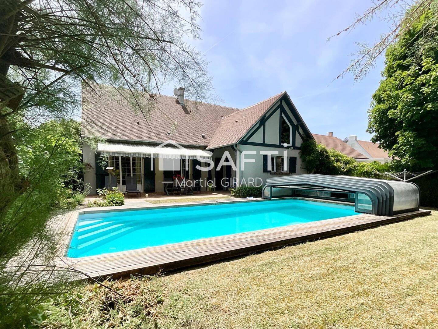 Maison 6 pièces 168 m² · à Mehun-sur-Yèvre · 168 m² · 317 700 €