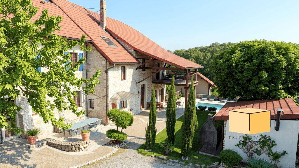 Maison 9 pièces 362 m² · à Marignieu · 362 m² · 795 000 €