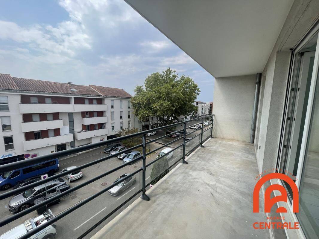 Appartement 4 pièces 90 m² · à Meyzieu · 90 m² · 1 205 €