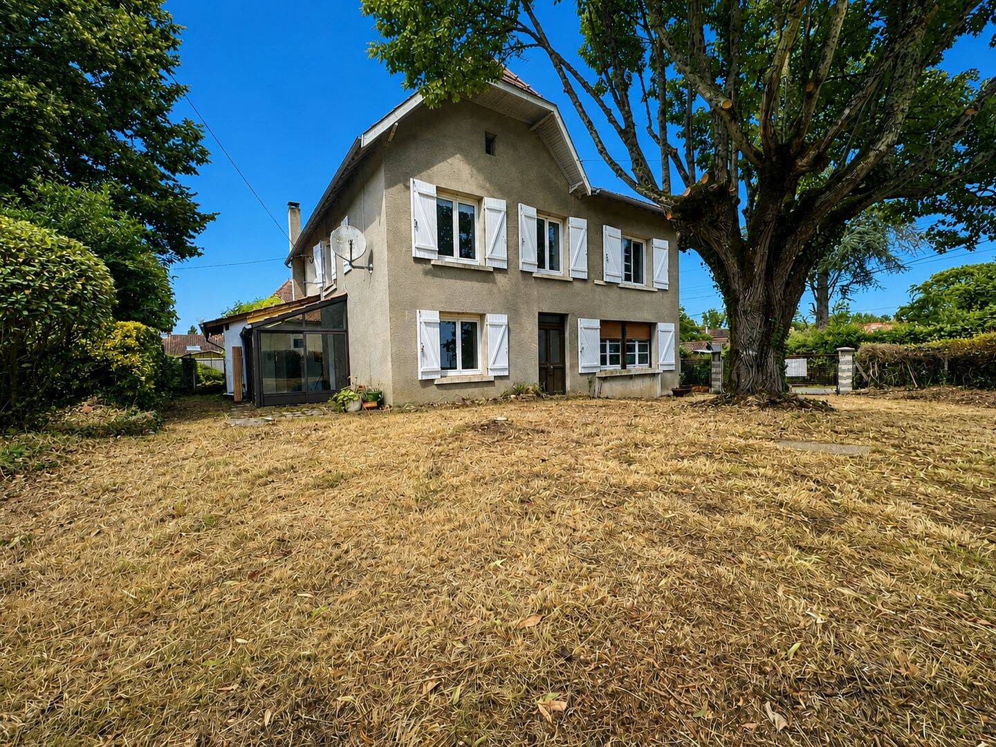 Maison 10 pièces 195 m² · à Parcoul-Chenaud · 195 m² · 65 000 €