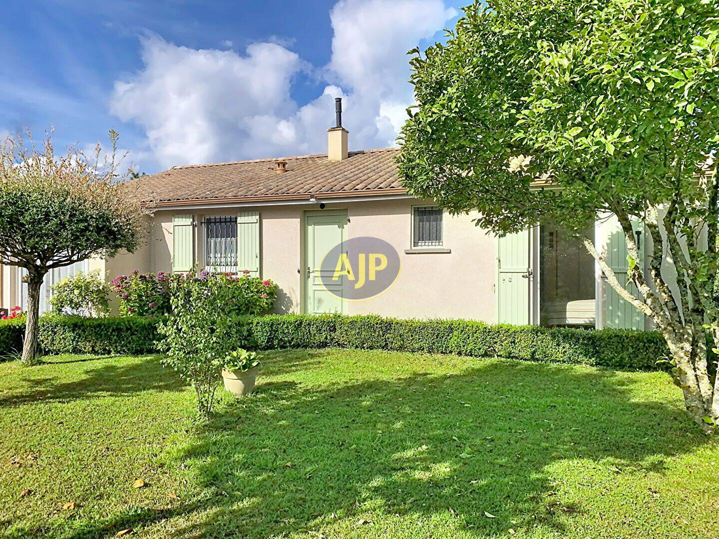 Maison 4 pièces 106 m² · à Hourtin · 106 m² · 323 000 €