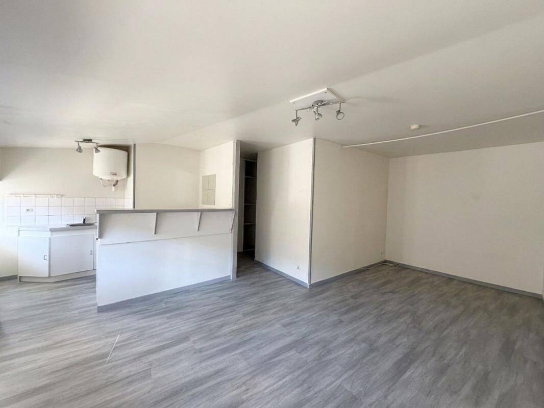 Appartement 1 pièce 31 m² · à Saint-Étienne · 31,4 m² · 305 €/mois