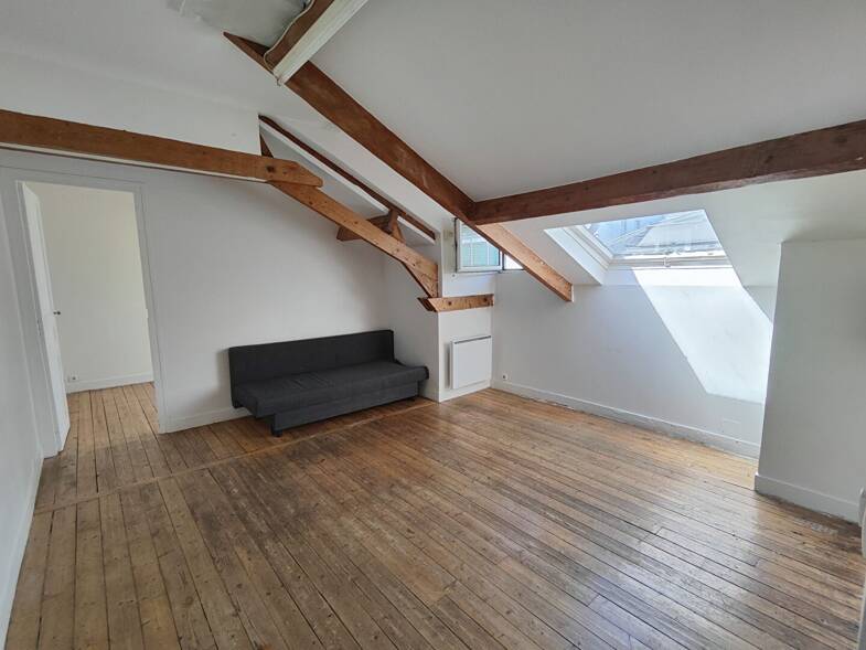 Appartement à vendre 183 000 € 2 pièces 1 chambre 31 m² Dernier étage, Étage 3/3 Chaperon Vert Gentilly 94250