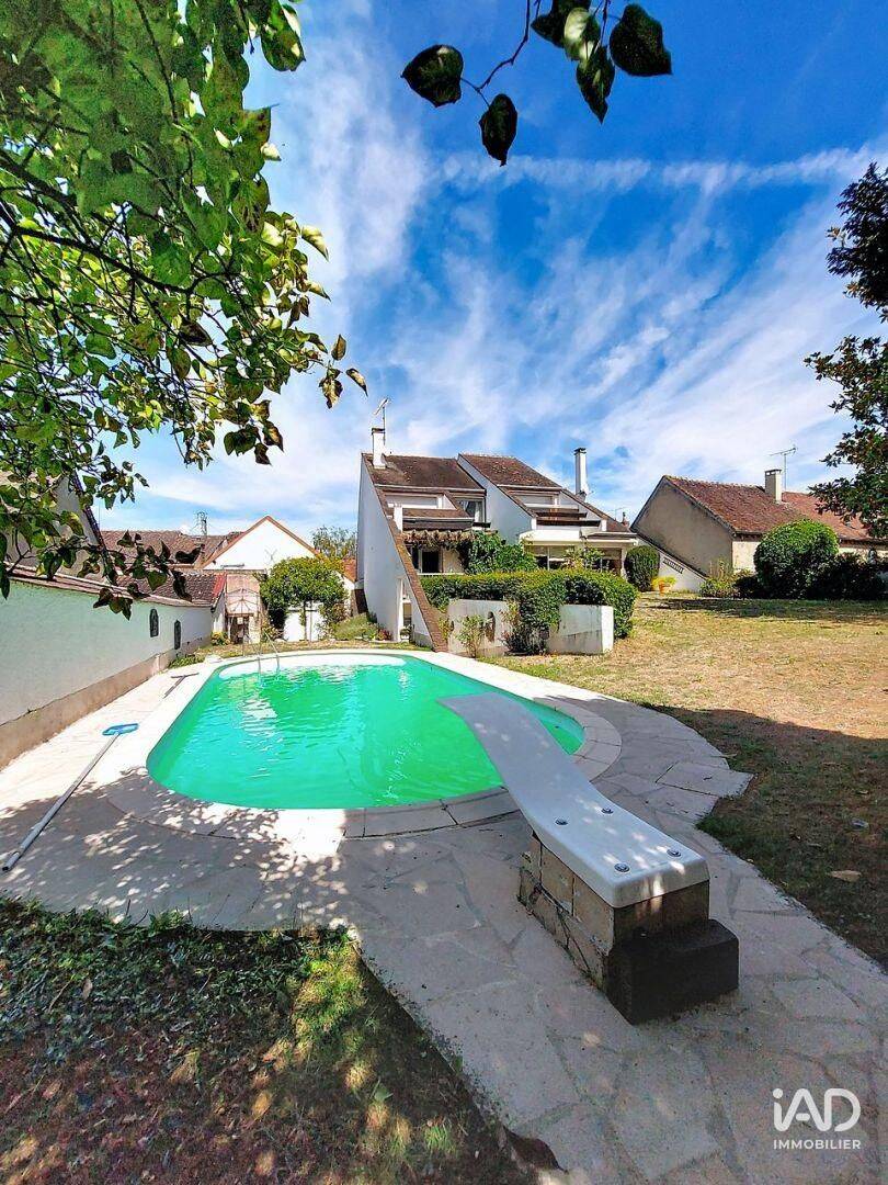 Maison 7 pièces 225 m² · à Villeneuve-sur-Yonne · 225 m² · 350 000 €