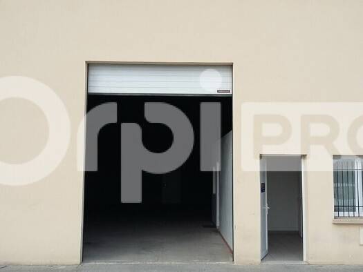 Local d'activités à louer 1 000 € 170 m² d'espace de stockage Crépy-en-Valois 60800