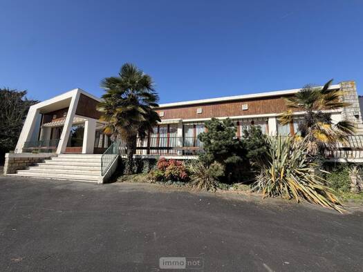 Maison à vendre 427 350 € 6 pièces 4 chambres 123 m² 3 984 m² de terrain Cholet 49300