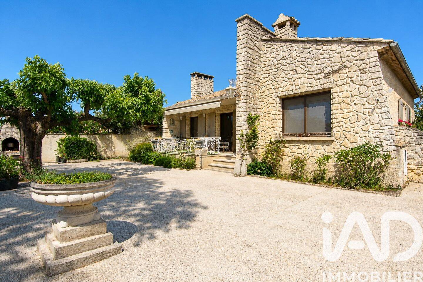 Maison 4 pièces 164 m² · à Taillades · 164 m² · 635 000 €