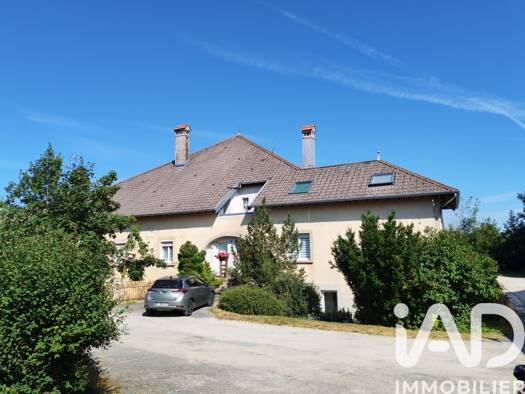 Immeuble à vendre 545 000 € 900 m² Les Écorces 25140