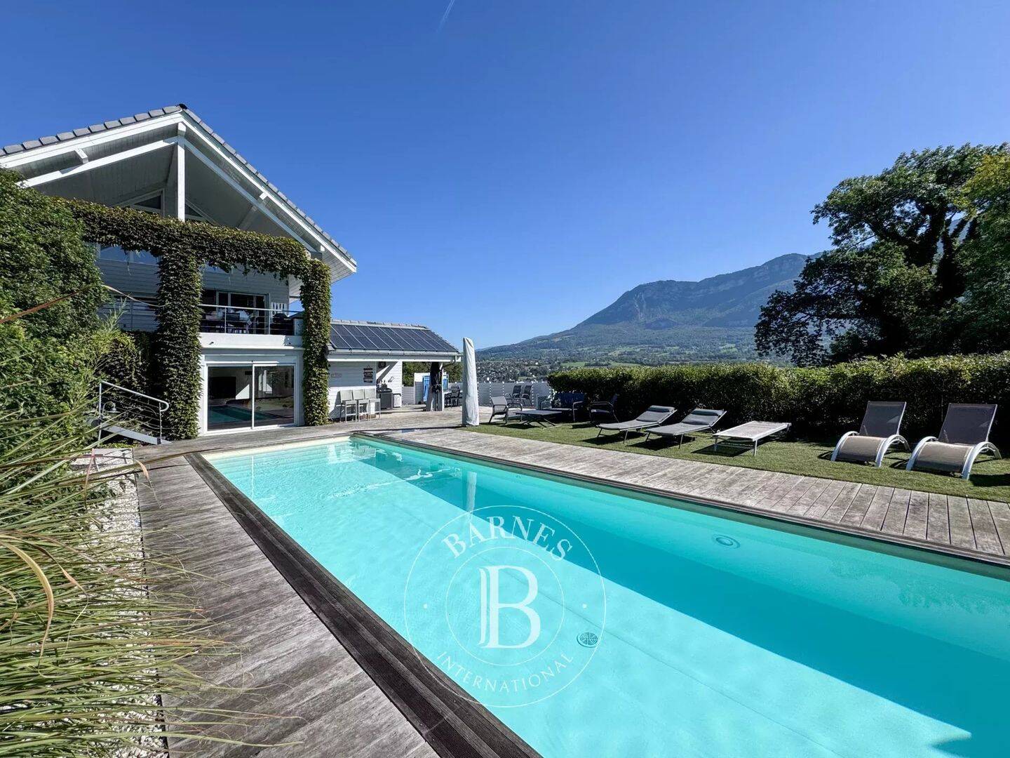 Maison 7 pièces 270 m² · à Tresserve · 270 m² · 1 390 000 €