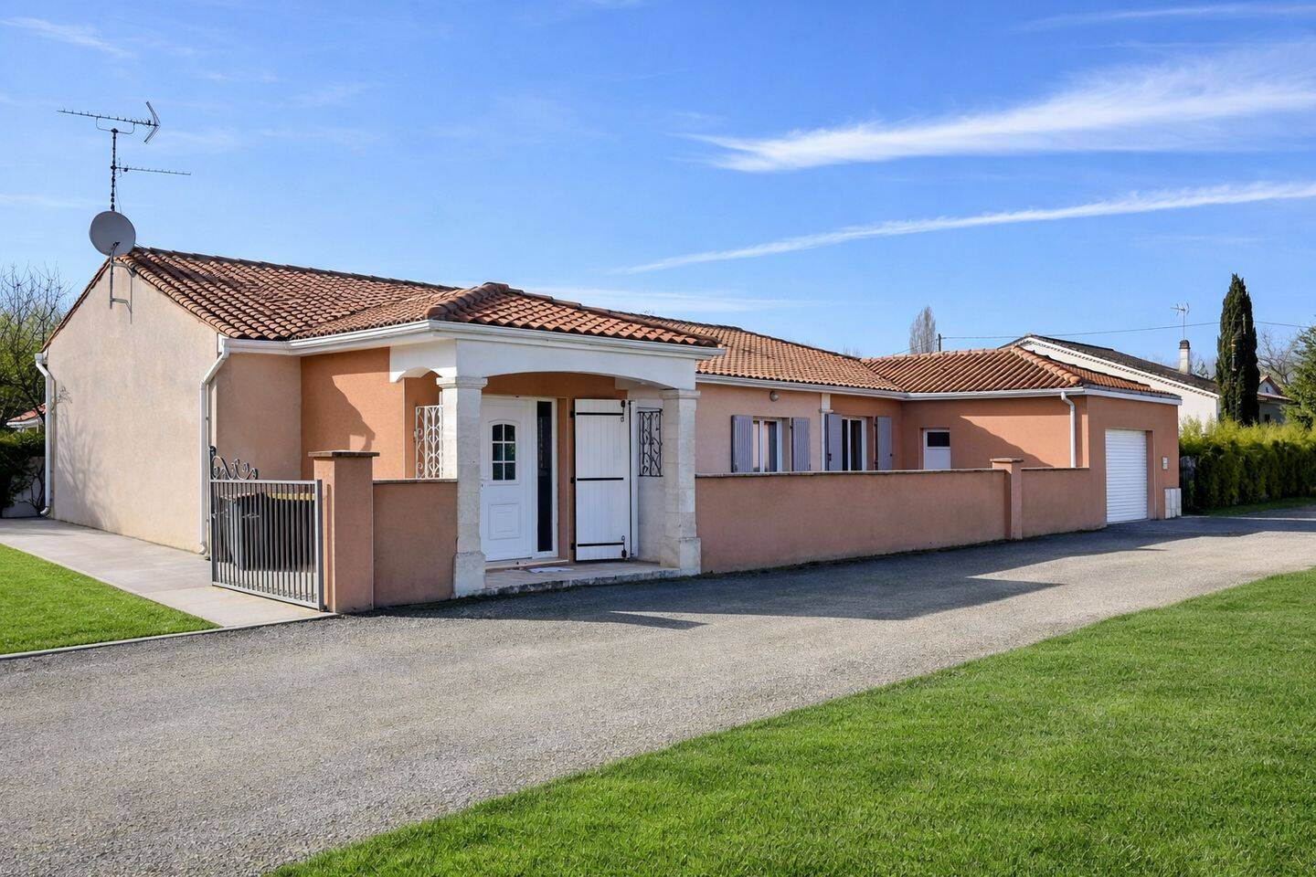 Maison 8 pièces 191 m² · à Gond-Pontouvre · 190,5 m² · 294 000 €