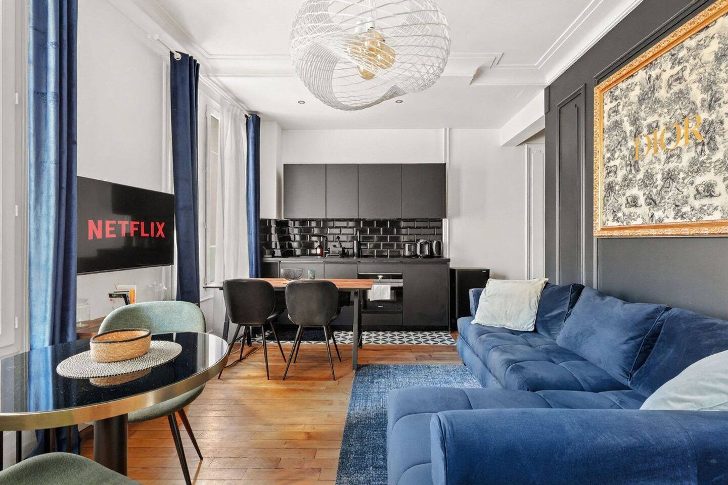 Appartement 2 pièces 42 m² · à Paris 17ème Arrondissement · 42 m² · 3 493 €/mois