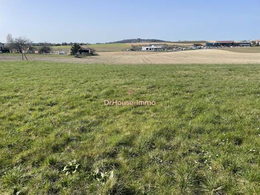 Terrain constructible viabilisé à vendre 79 200 € 3 140 m² de terrain Villebois-Lavalette 16320