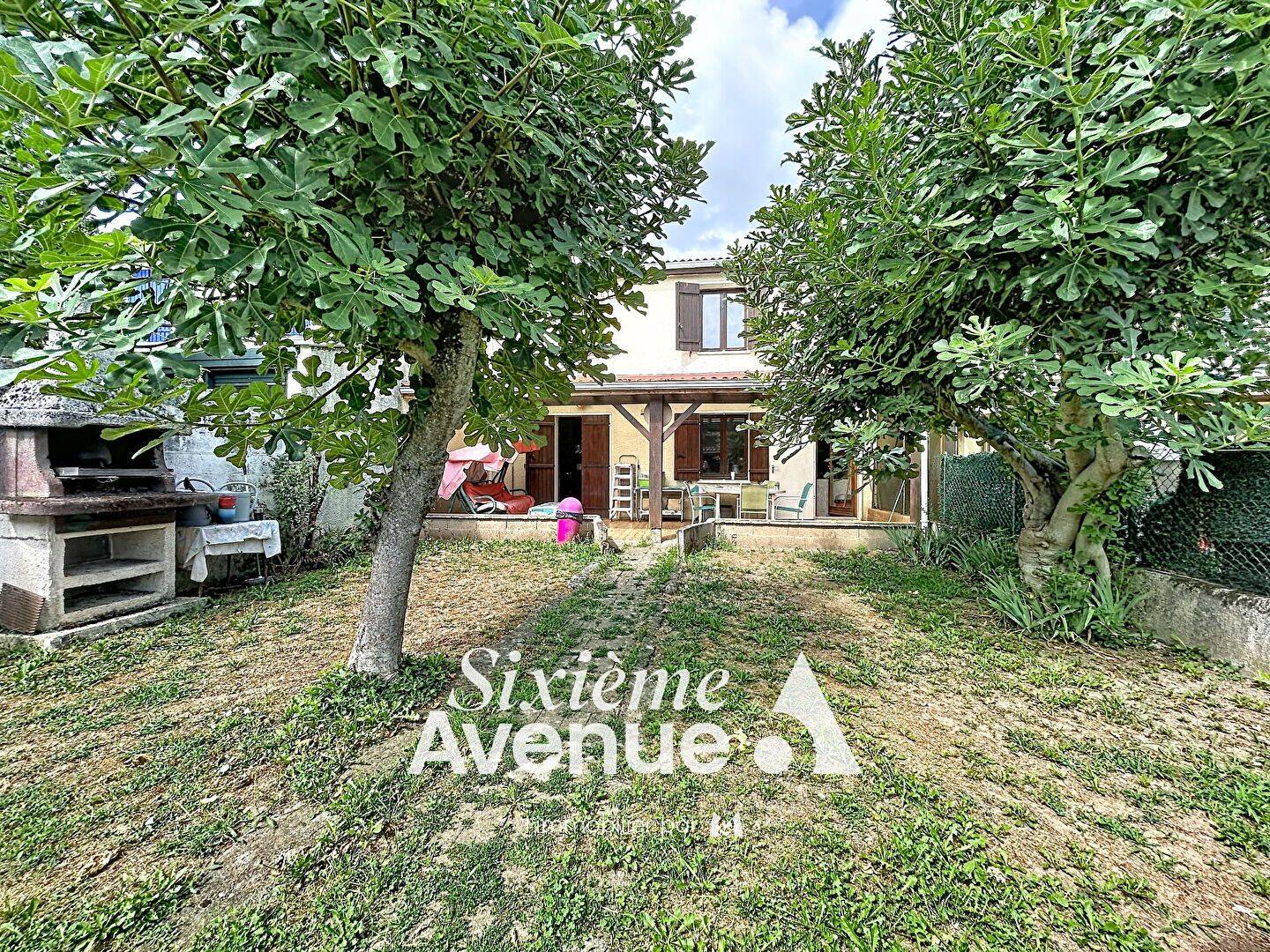 Maison 5 pièces 94 m² · à Décines-Charpieu · 93,8 m² · 285 000 €