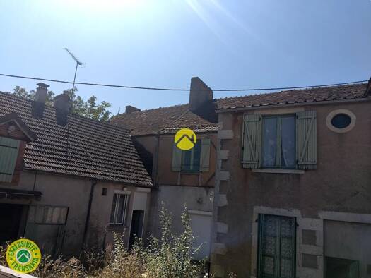 Maison à vendre 61 500 € 5 pièces 4 chambres 139 m² 453 m² de terrain Ainay-le-Château 03360