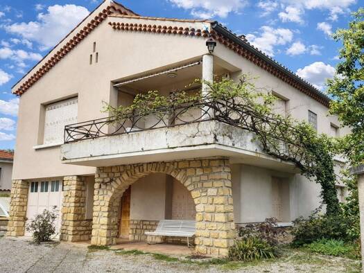 Maison à vendre 364 000 € 7 pièces 5 chambres 180 m² 874 m² de terrain Die 26150