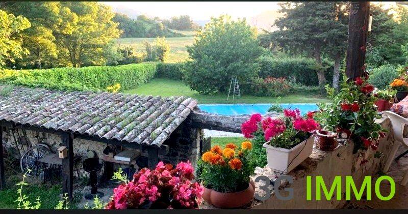 Maison 8 pièces 280 m² · à Saint-Vincent-de-Barrès · 280 m² · 680 000 €