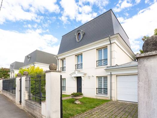 Maison à vendre 800 000 € 6 pièces 4 chambres 147 m² 370 m² de terrain Le Fresnay-Vieux Pays Sartrouville 78500