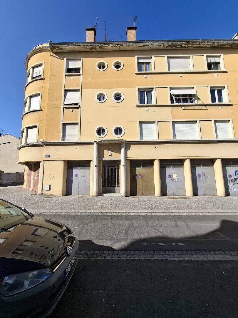 Appartement 5 pièces 96 m² · à Oullins-Pierre-Bénite · 96 m² · 709 €