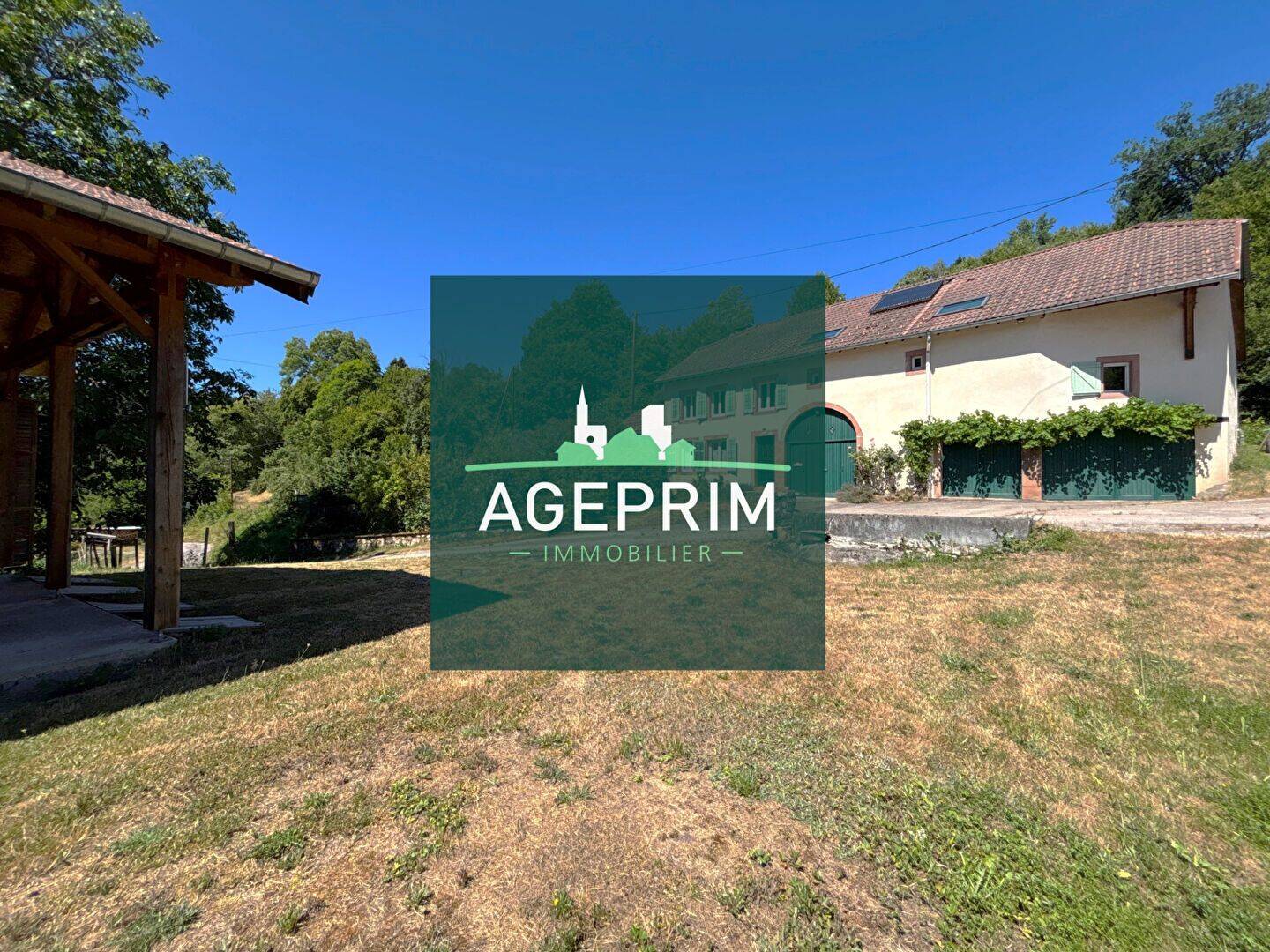 Maison 8 pièces 204 m² · à La Grande-Fosse · 204 m² · 273 000 €