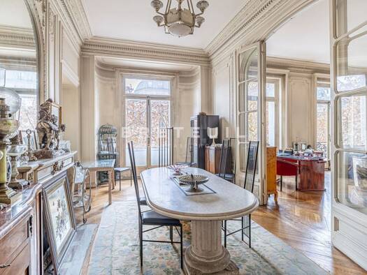 Appartement à vendre 1 960 000 € 3 pièces 2 chambres 130 m² Étage 2/5 Hoche-Friedland Paris 8ème arrondissement 75008