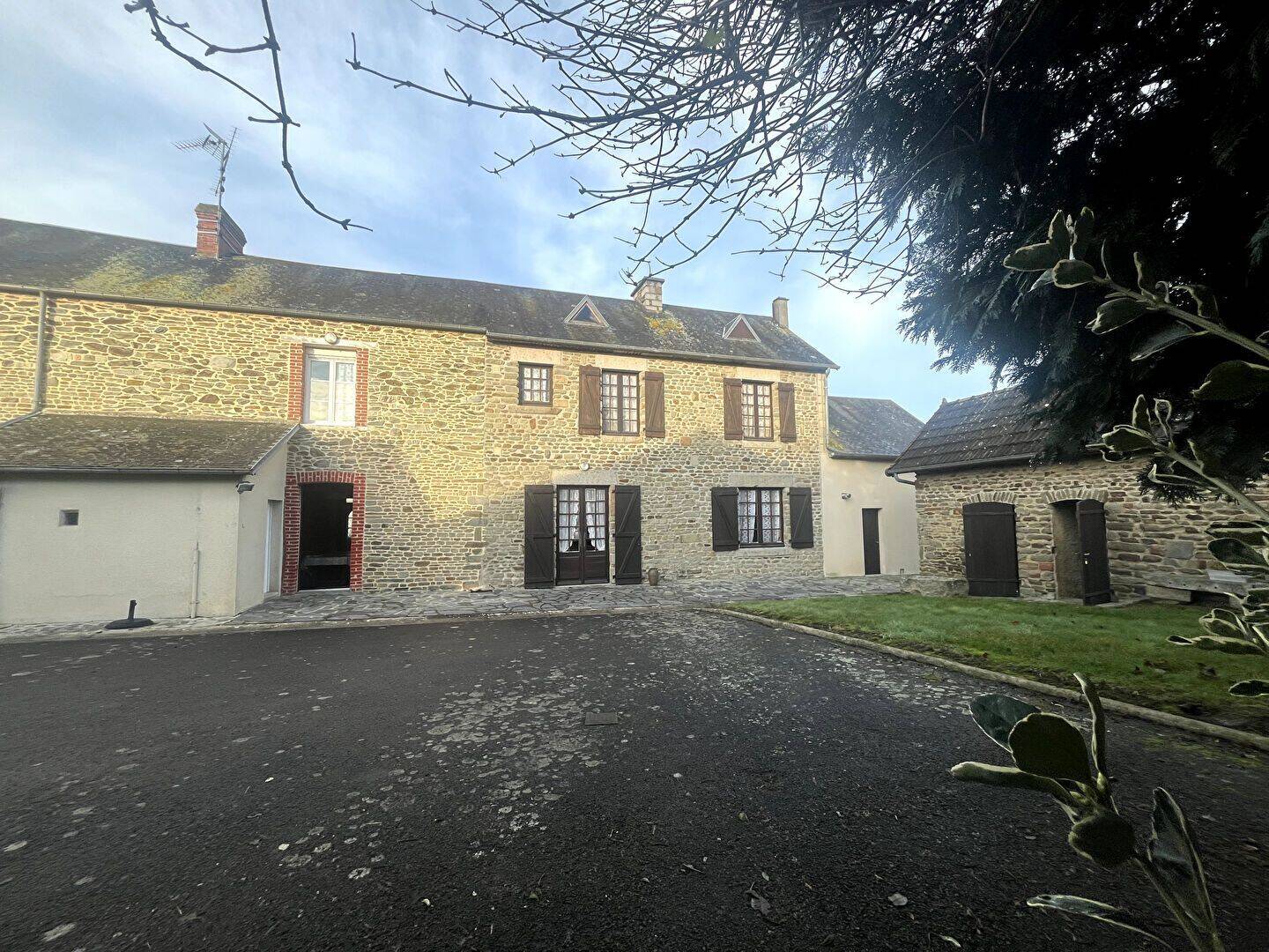 Maison 6 pièces 173 m² · à Céaux · 173 m² · 226 000 €