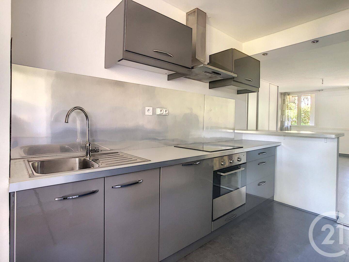 Appartement 1 pièce 37 m² · à Marseille 8ème Arrondissement · 36,5 m² · 637 €