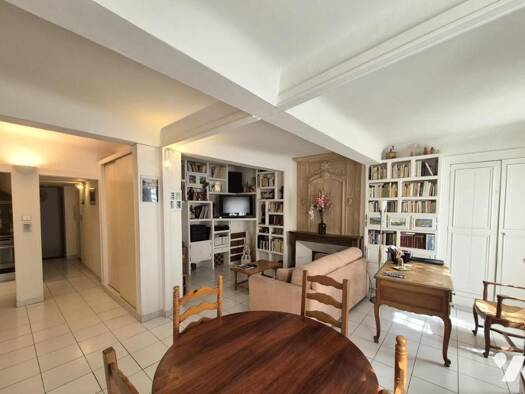 Appartement à vendre 163 000 € 3 pièces 2 chambres 73 m² 3ème étage Grasse 06130