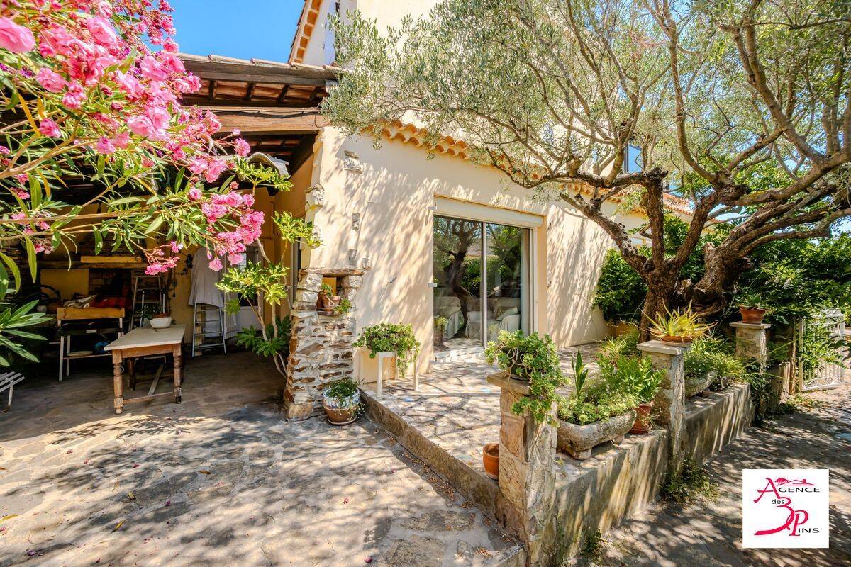 Maison 6 pièces 176 m² · à Pierrefeu-du-Var · 175,6 m² · 499 000 €