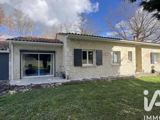 Maison de plain-pied à vendre 280 000 € 6 pièces 3 chambres 145 m² 3 283 m² de terrain Margueron 33220