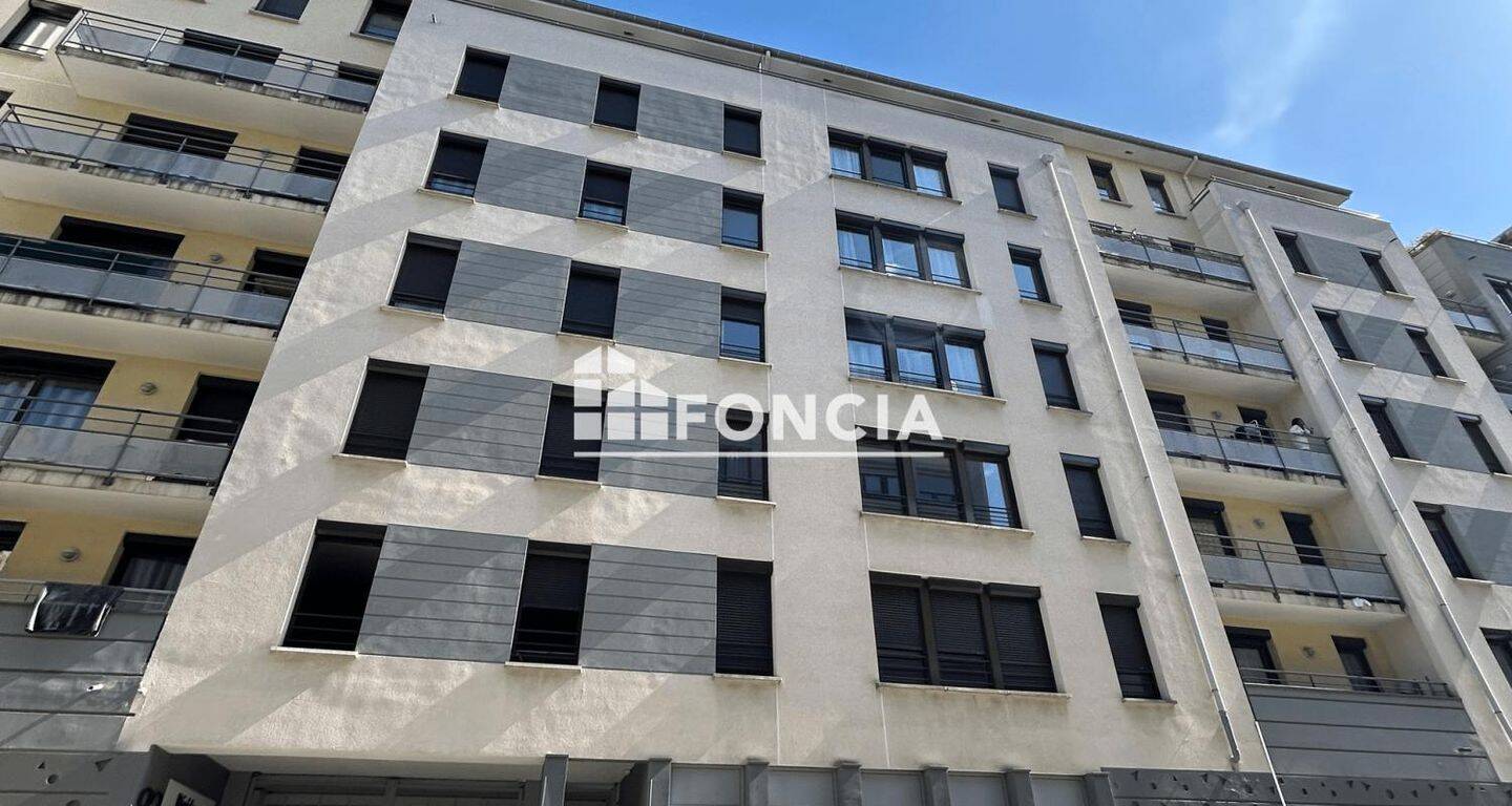 Appartement 2 pièces 55 m² · à Saint-Étienne · 54,6 m² · 647 €