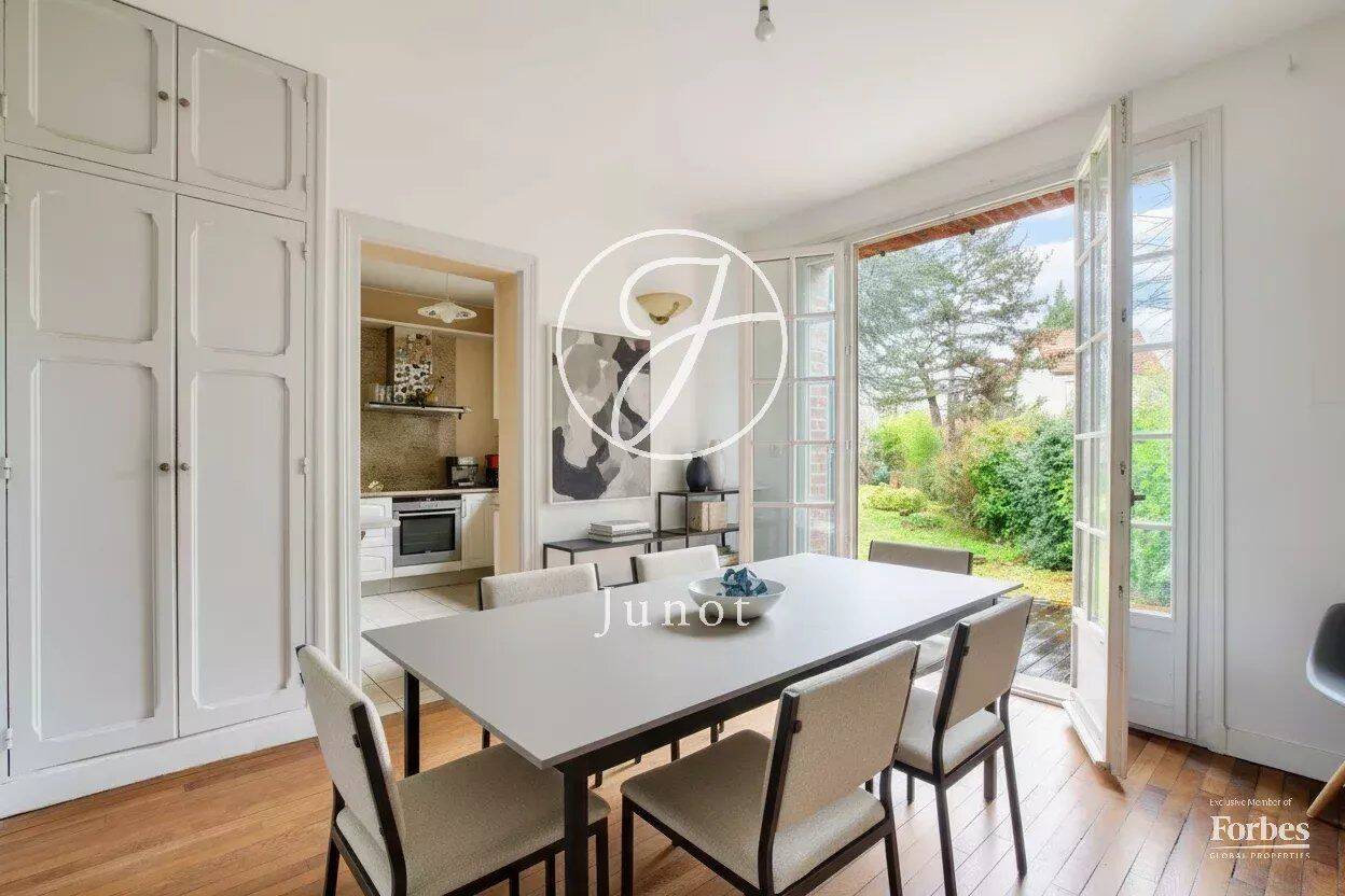 Maison 6 pièces 146 m² · à Le Vésinet · 145,6 m² · 835 000 €