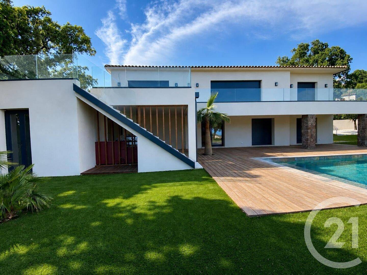 Maison 7 pièces 238 m² · à Roquebrune-sur-Argens · 238 m² · 2 490 000 €