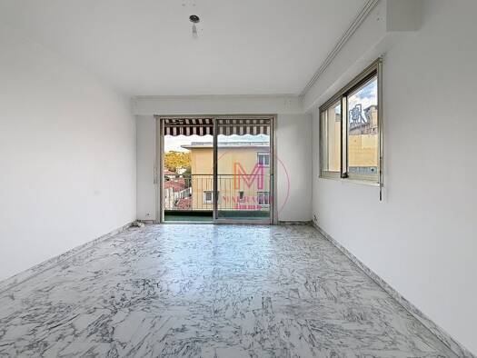 Appartement à vendre 190 000 € 2 pièces 1 chambre 43 m² RDC Poètes Nice 06000