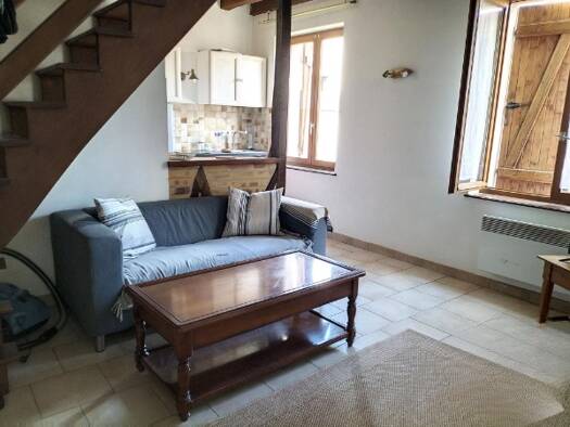 Appartement à louer 457 € 2 pièces 1 chambre 24 m² Étage 1/1 Saint Germain-Hôtel de Ville-Saint Pierre Auxerre 89000