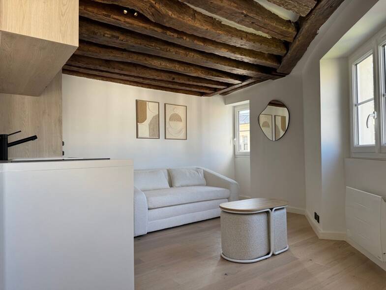 Appartement à vendre 275 000 € 1 pièce 18 m² Étage 5/6 Saint Gervais Paris 4ème 75004