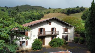 Mas à vendre 388 500 € 6 pièces 4 chambres 250 m² 12 692 m² de terrain Hasparren 64240