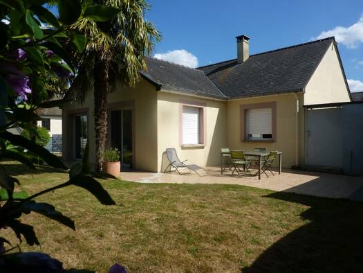 Maison de plain-pied à vendre 180 800 € 4 pièces 3 chambres 99 m² 679 m² de terrain Mayenne 53100