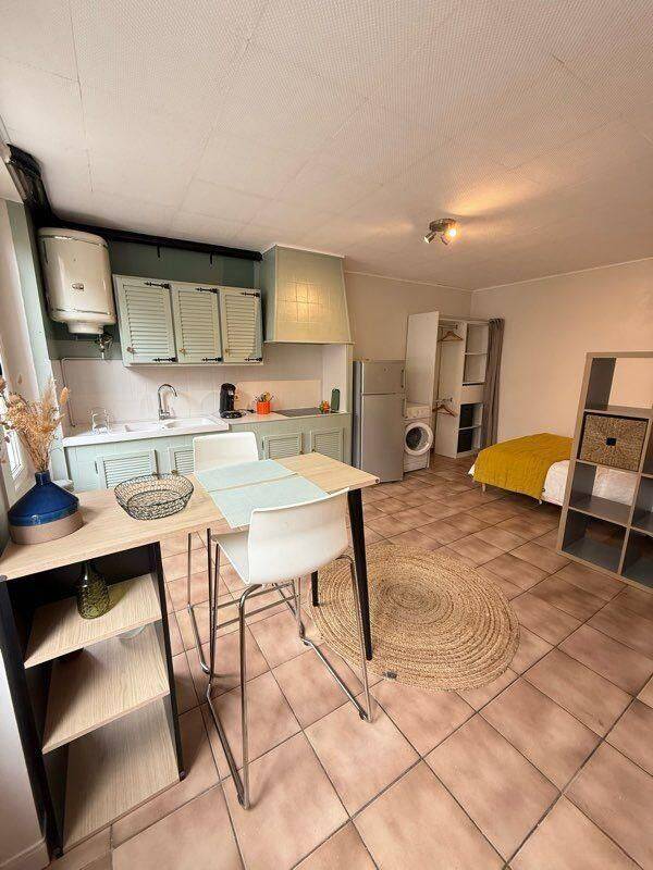 Appartement 1 pièce 27 m² · à Saint-Étienne · 27 m² · 390 €