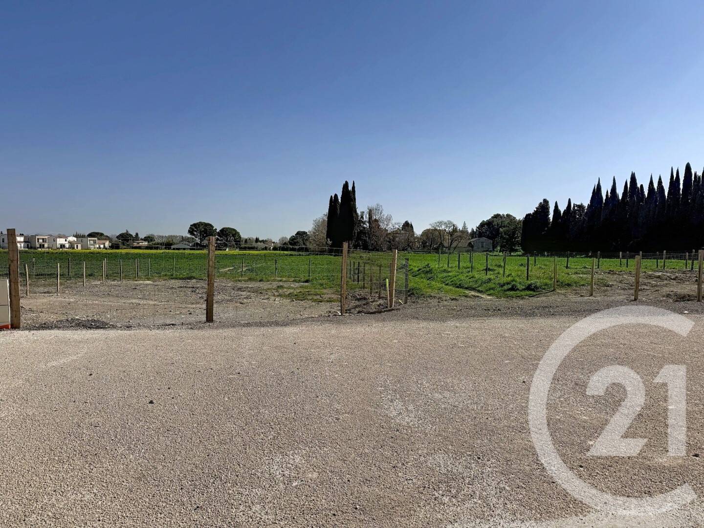 Terrain de 428 m² à Saint-Étienne-du-Grès - photo 2
