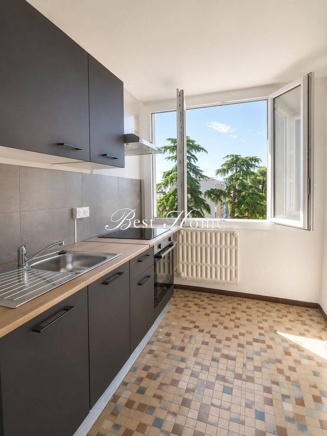 Appartement 1 pièce 27 m² · à Nîmes · 27 m² · 490 €