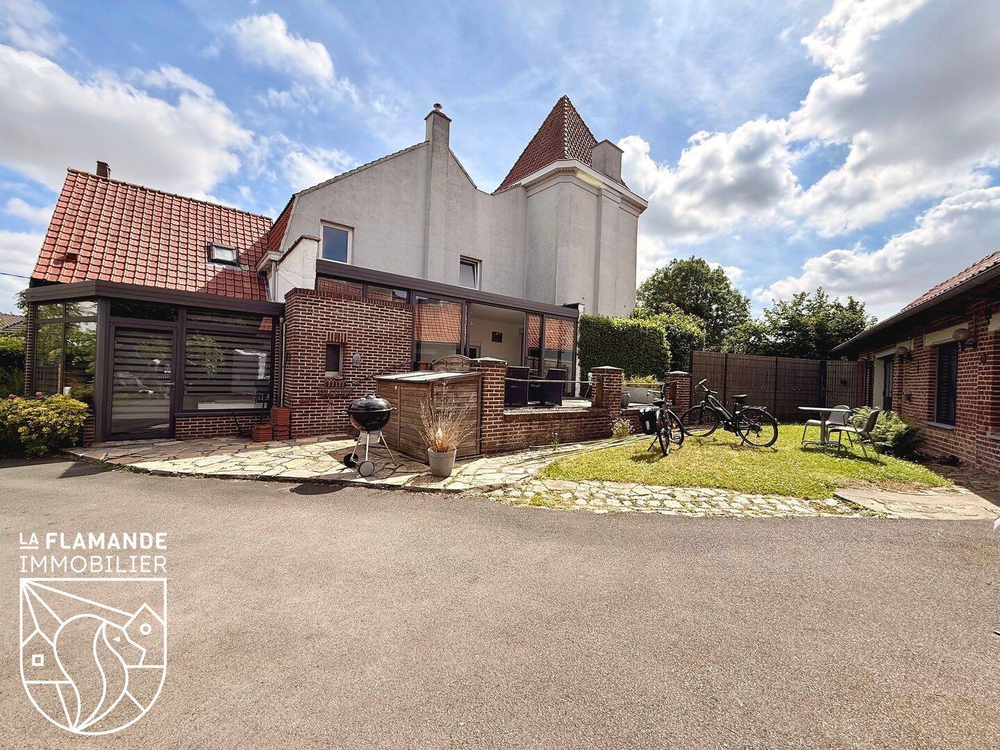 Maison 9 pièces 256 m² · à Godewaersvelde · 256 m² · 615 000 €