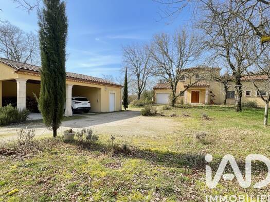 Maison de plain-pied à vendre 345 000 € 5 pièces 3 chambres 168 m² 3 219 m² de terrain Lalbenque 46230