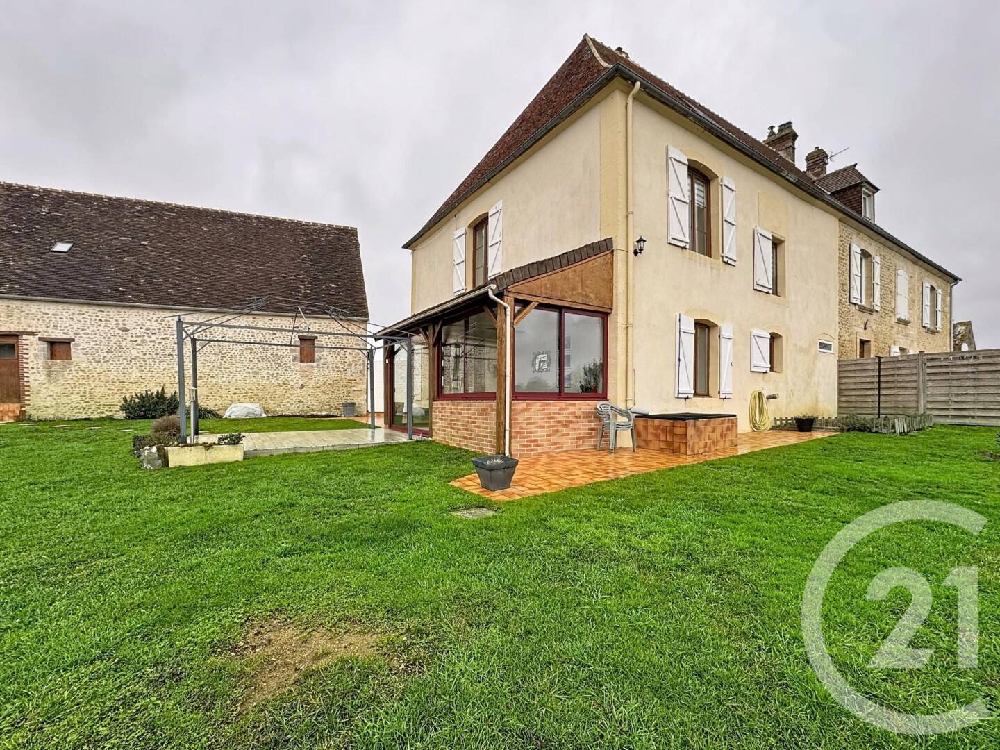 Maison 7 pièces 133 m² · à Almenêches · 133,3 m² · 206 000 €
