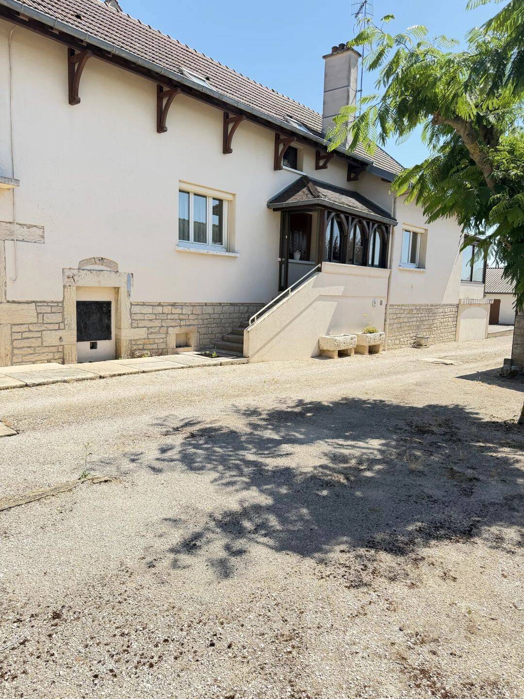 Maison 10 pièces 148 m² · à Dijon · 148 m² · 600 000 €