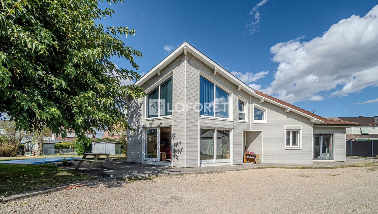 Maison 7 pièces 149 m² · à Péronnas · 149,5 m² · 390 000 €